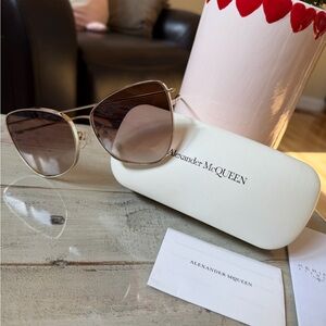 Alexander McQueen ✨ Sunglasses✨